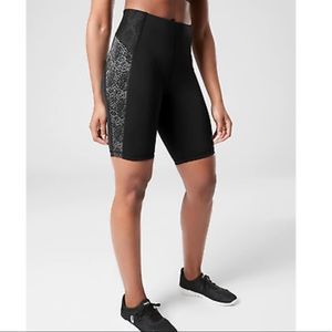 ATHLETA | STAY FLY 9” SHORTS